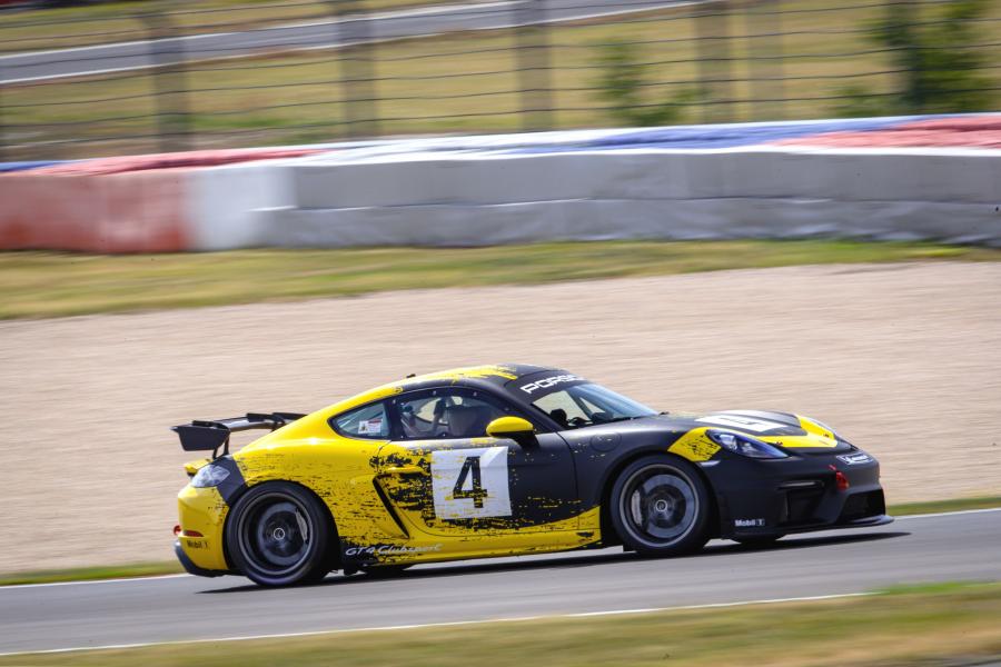 Porsche 718 Cayman GT4 Clubsport (982C) 2019 года  (фото 35 из 48)